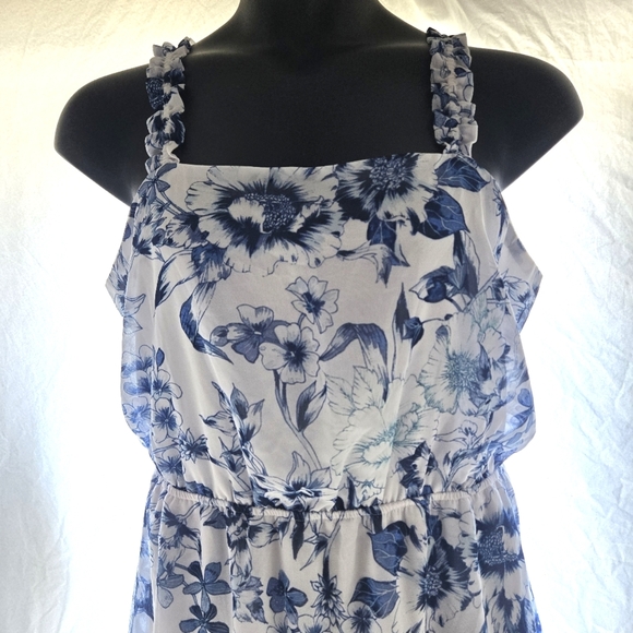 Lovely Floral Mini Sundress EUC - Picture 3 of 7
